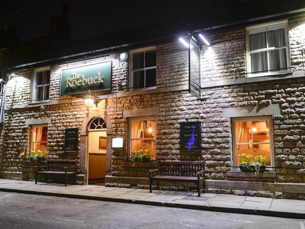 Hotel The Roebuck à Chapel-en-le-Frith Extérieur photo